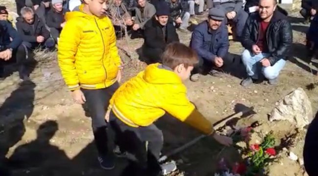 ANKARA'nın Beypazarı ilçesinde, sobadan zehirlenen Mustafa, toprağa verildi